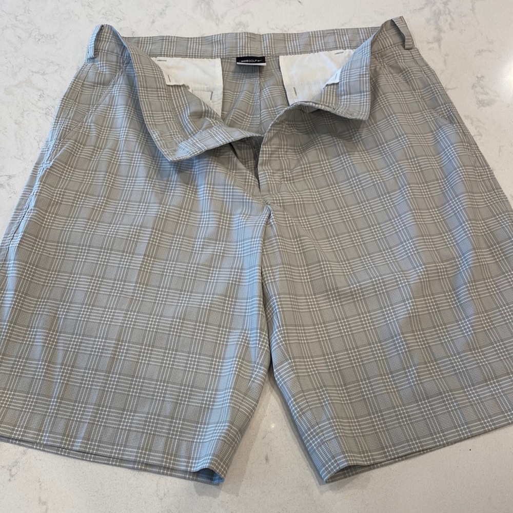 Nike golf shorts